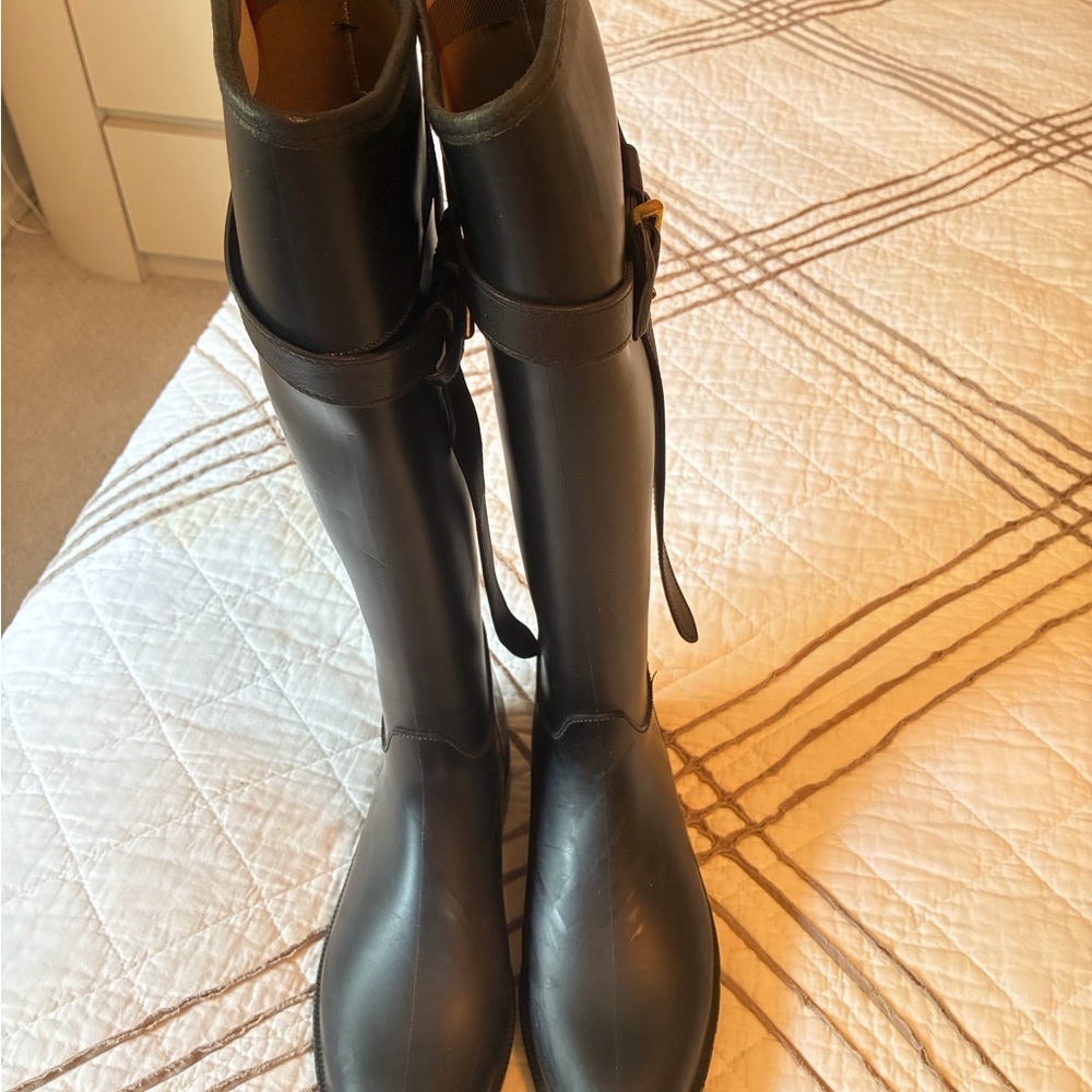 Women’s BURBERRY “Roscot” Black Rubber Riding Rainboots - SZ 38. US 8 - Picture 2 of 14